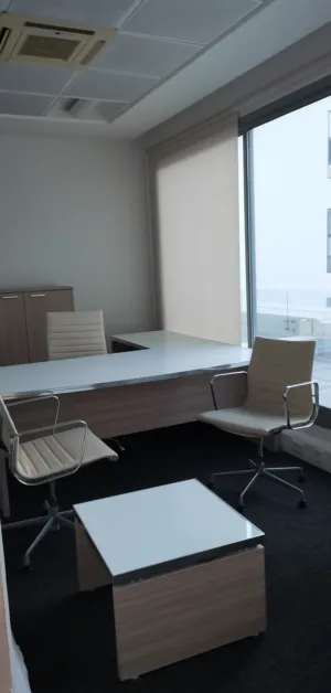 Office for rent in Qurum