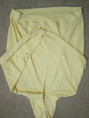 بلوزه هودي لون اصفر