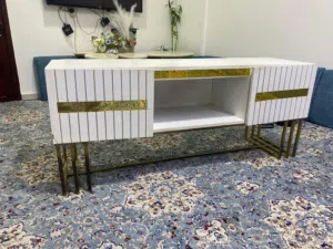 طاوله للبيع استعمال خفيف