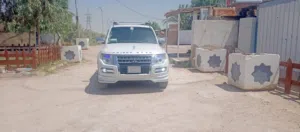 باجيرو 2010 جديدة مكفولة