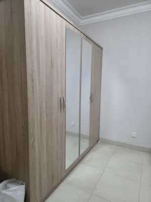 غرفة نوم مستعملة نظيفة جدا