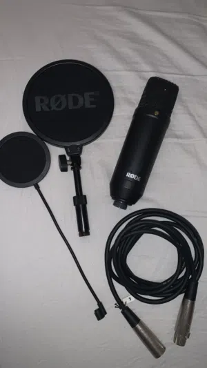RØDE NT1 microphone in amazing condition