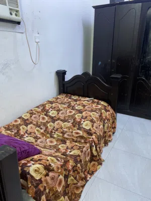 ستة سرائر غرف نوم مستعملة