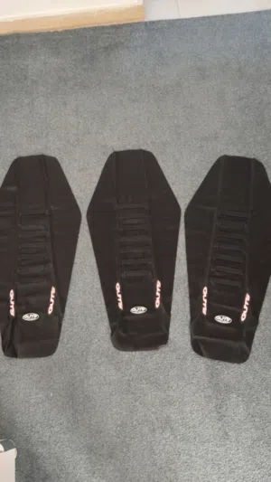 GUTS seat cover for bikes