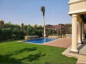 ڤيلا للبيع ف سراي هنزل من سعرها 2 مليون سور بسور مع مدينتي دقايق للتجمع والعاصمة وطريق السويس sarai