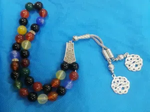مسبحة من احجار كريمة طبيعية