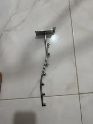 ادوات محل البسه
