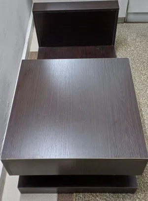 طاولة للمنتصف