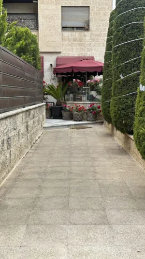 في أجمل مناطق ام السماق شقة طابق ثاني 114م بسعر مغري / ref 1277