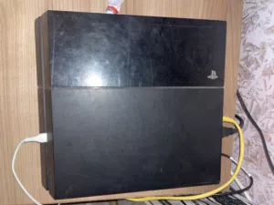 بلايستيشن 4 مستعمله واموره طيبه
