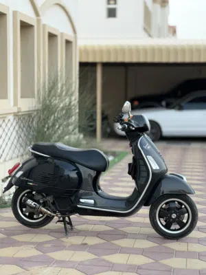italy vespa lx 150
