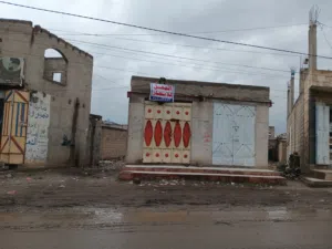 2 دكاكين للإيجار  جدر - طريق العميري  إيجار الفتحة 30 ألف