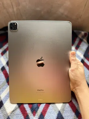iPad Pro M2 12.9inch 128gb for sale and exchange just screen is crack it is cost 15 riyal