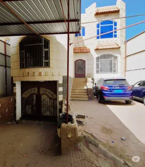 280 m2 More than 6 bedrooms Villa for Sale in Sana'a Bayt Baws