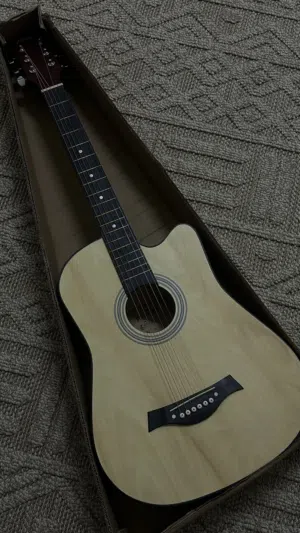 Semi acoustic guitar  جيتار اكوستك وكهربائي