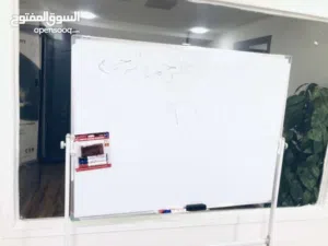 وايت بورد تعليمي وجهين ابيض ممغنط  مقاس 1.20*90 متر مع ستاند متحرك مع اقلام ومحايه