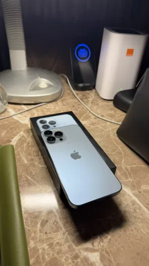 Iphone 13 pro max 256 بحالة ممتازة