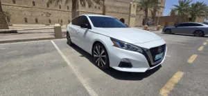 Used Nissan Altima in Al Dakhiliya