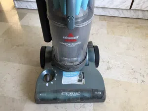 مكنسة كهربائية ماركة بيسل