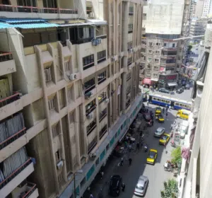كاش شقة موقع متميز خطوة من ترام فلمنج وشارع ابو قير سعر كاش نهائي متاح ايضا بالعفش والاجهزة اختياري
