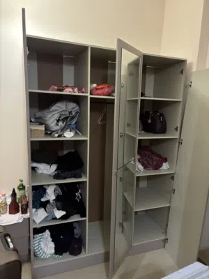 غرفة نوم جاهزة وبي حالة جيدة مدة استعمال 3 اشهر