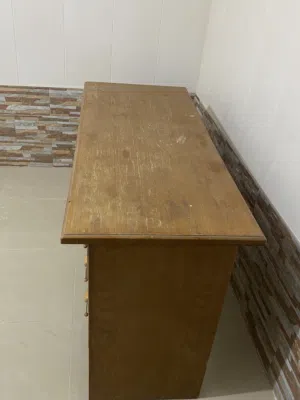 سريرين خشب زان مع مكتب مستعملين  لبيع السعر قابل للتفاوض