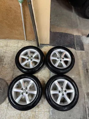للبيع رنقات كورلا مقاس 15  التواير 185/60R15