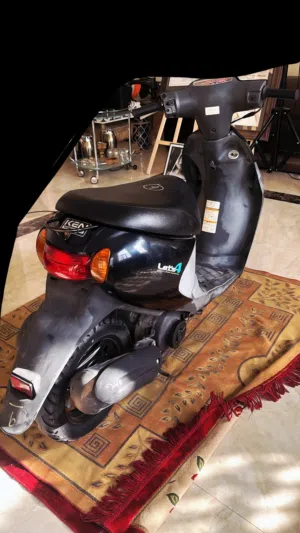 سوزاكي ليتس 4  suzuki lets 4 محرك فور استروك انجكتر 50cc تتوفر جميع الالوان الدراجات وار اليابان
