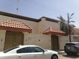 200 m2 More than 6 bedrooms Townhouse for Rent in Basra Jaza'ir