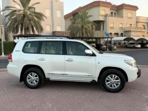 Used Toyota Land Cruiser in Kuwait City