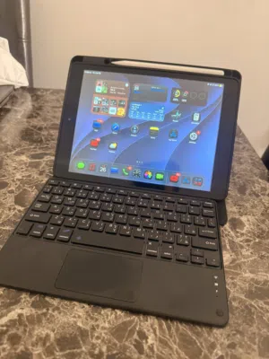 iPad 9th Generation (64GB) + Case + keyboard/mouse + pencil