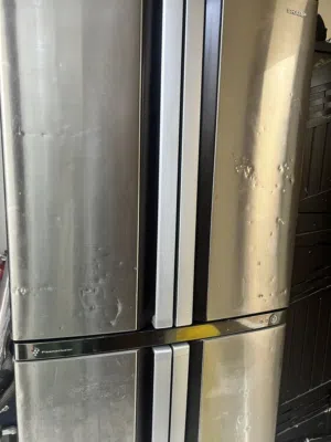 ثلاجه حجم عائلي SHARP