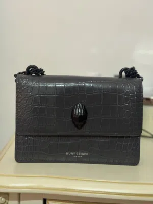 شنطة يد نسائية