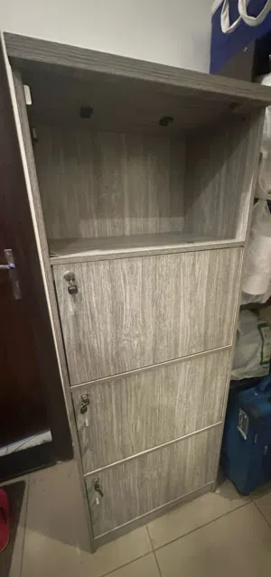 3 DOOR CABINET GOOD CONDITION urgent Sale