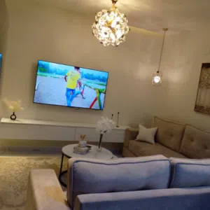 منزل للبيع عين زارة شارع الهمبورقا بالفرش