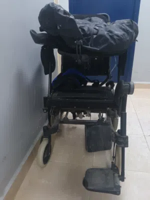 كرسي متحرك بمواصفات خاصة