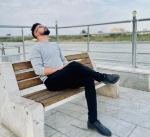 علي 