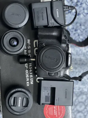 كاميرا كانون R10