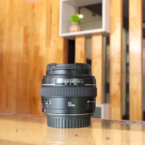 عدسة كانون EF 50mm f/1.4 USM مستعملة بحالة ممتازة - لتصوير بورترية سينمائية
