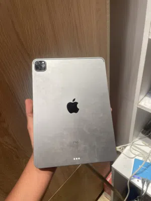 Apple iPad Pro 11 128 GB in Tripoli