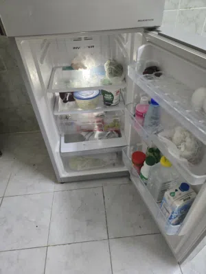 HITACHI REFRIGERATOR 200 LT GOOD CONDITION, WORKING FINE 40 OMR SLIGHTLY NEGOTIATE