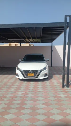 للبيع نيسان التيما