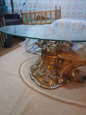 طاولة نازكه وحاجة من الأخير