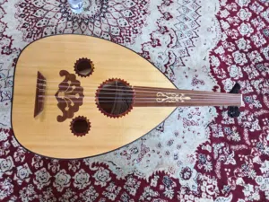 عود مصري فيه متوسط