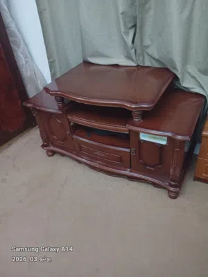 مدخل وطاولة