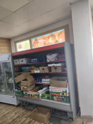 يتوفر معنا ديكور خشب عرض الخضروات والفواكه للبيع