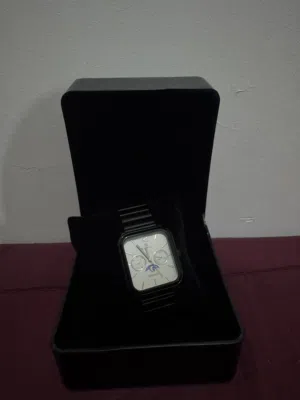 ساعة رجالية بتصميم انيق