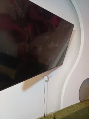 شاشة 55 مكسورة