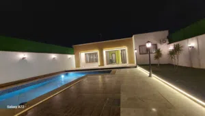 استراحه للايجار اليومي حوض السباحه تشطيب ممتاز