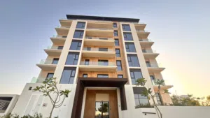 Luxury Apartment with Serene View in Al Mouj